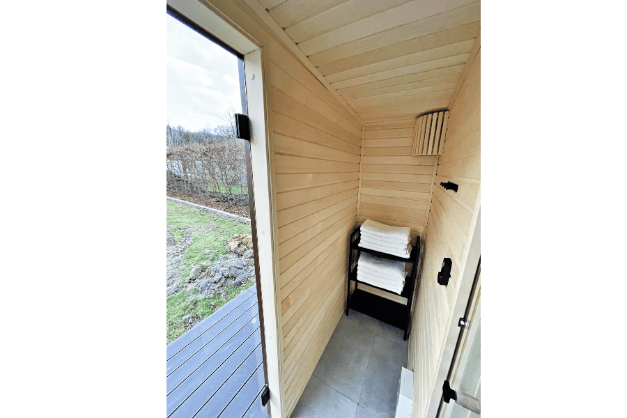 Ukázka interiéru venkovní sauny