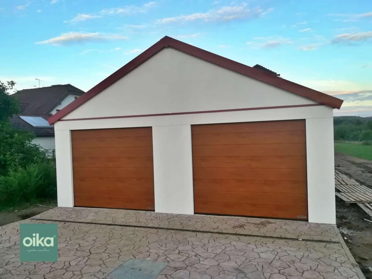 Montovaná dvojgaráž so sedlovou strechou a kompletnou izoláciou