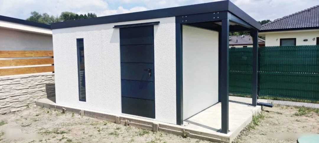 Montovaný záhradný domček s prístreškom na akékoľvek použitie