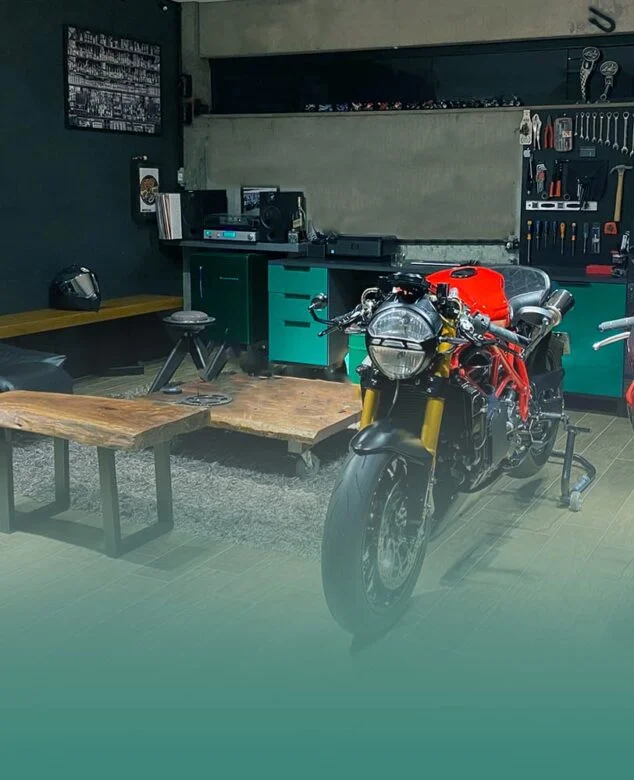 Na motorku