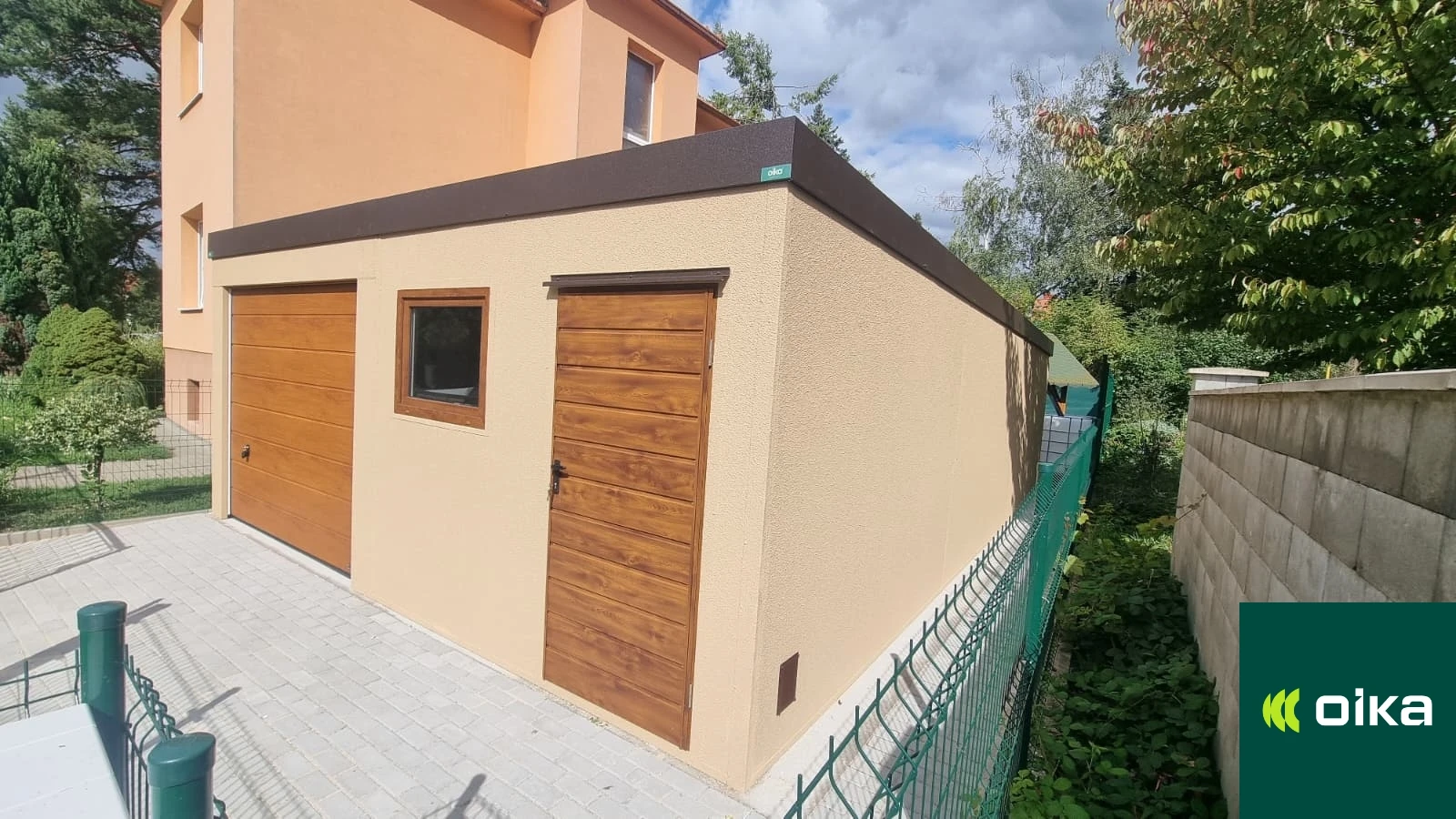 Montovaná garáž pro 2 auta s hotovou omítkou a pultovou střechou