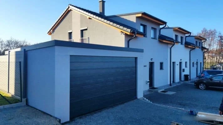 Montovaná garáž u domu Jak se vyznat v jednotlivých typech garáží?