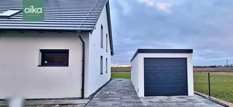 Montovaná garáž s pultovou střechou Postavit garáž či přístřešek, nebo nepostavit? Toť otázka!