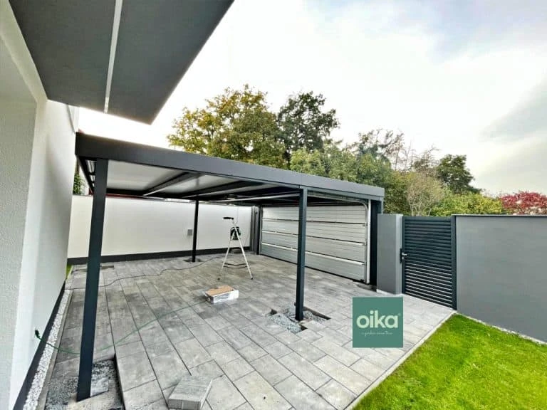 Montovaný přístřešek u domu pro 2 auta Postavit garáž či přístřešek, nebo nepostavit? Toť otázka!