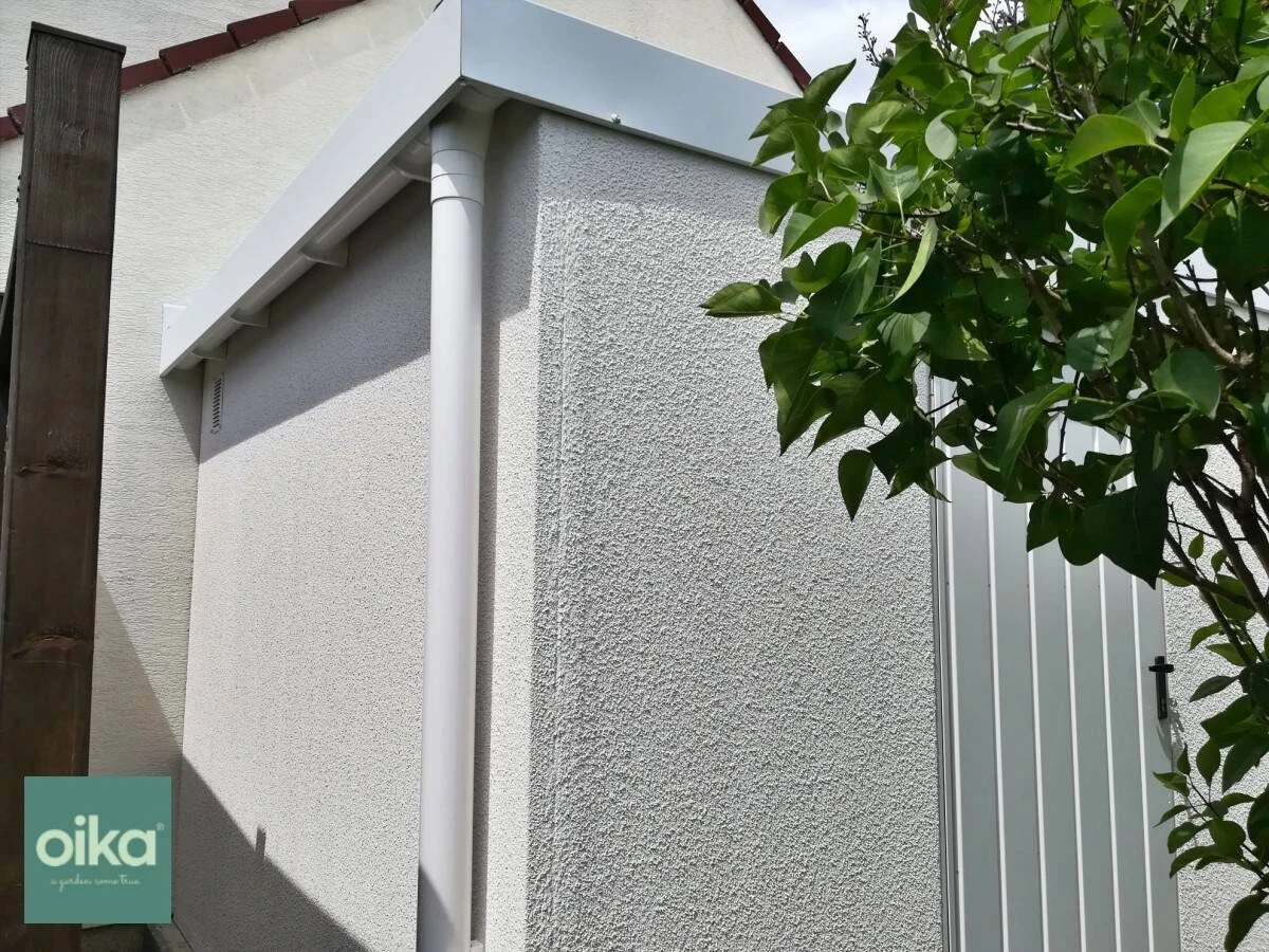 Montovaná garáž pre 1 auto pri rodinnom dome s hotovou omietkou