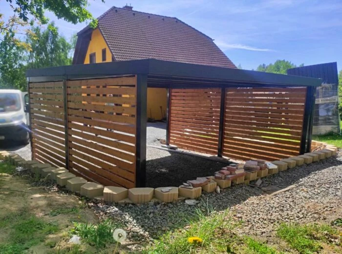 Montovaný přístřešek pro 2 auta s bočními stěnami