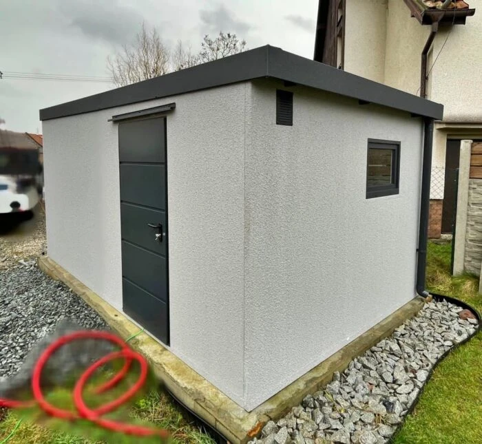 Montovaná garáž pre 1 auto so vstupnými dverami
