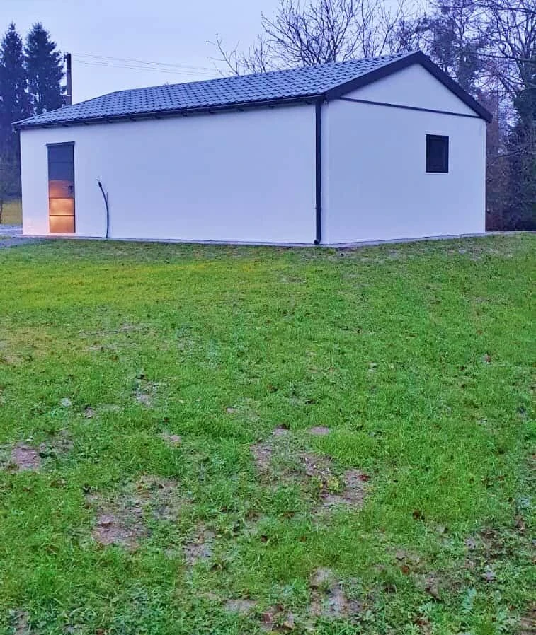 Prefabrikovaná izolovaná dvojgaráž